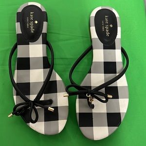 kate spade Black and White Flip Flop Sandals Size 10